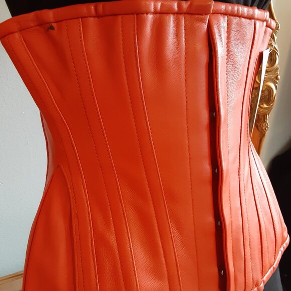 Sexy NWT PVC Mini Skirt MEDIUM Goth Punk Rock - Picture 13 of 15